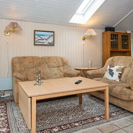 Holiday Home *