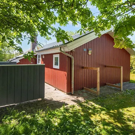Holiday Home *